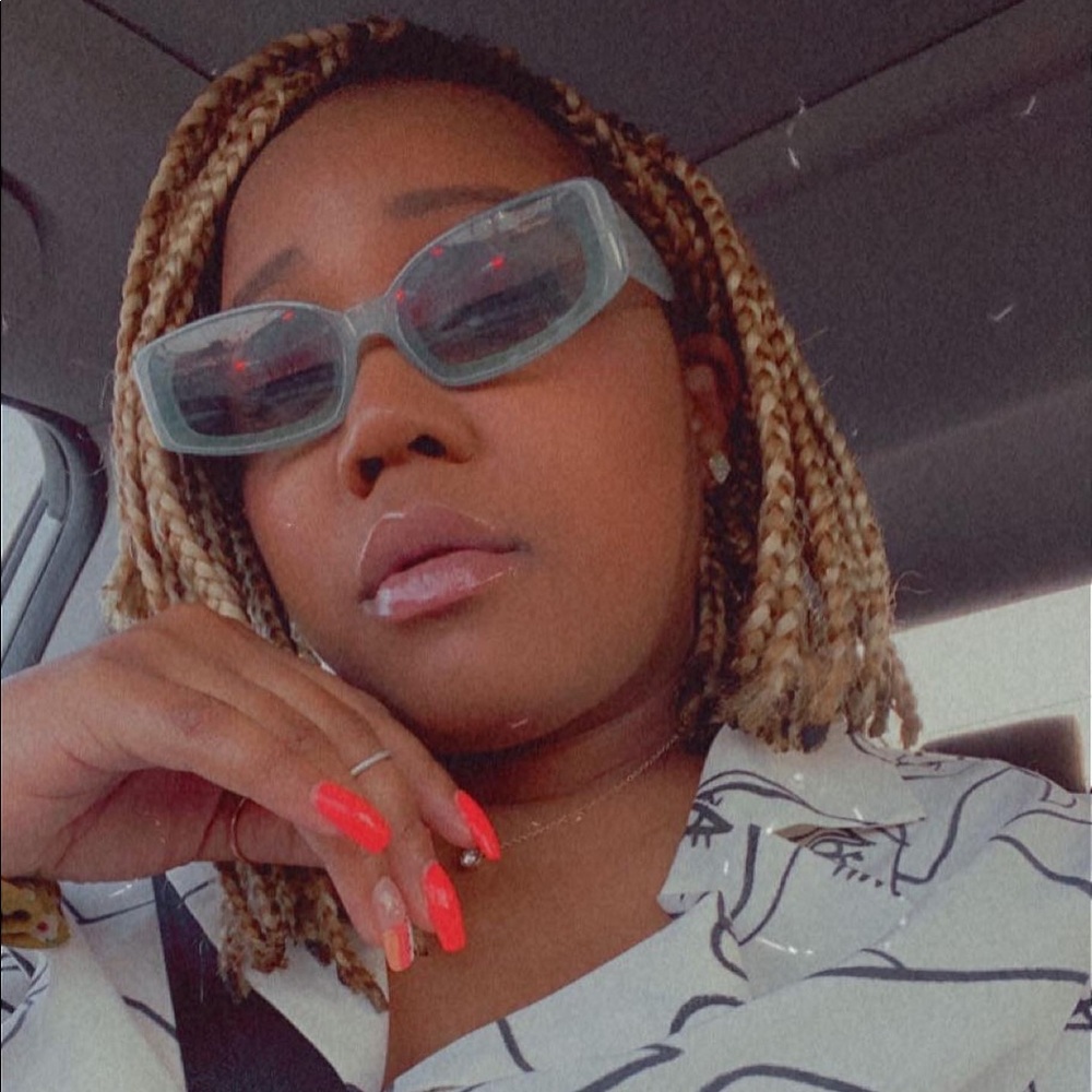 Meet your Posher, Brenisha